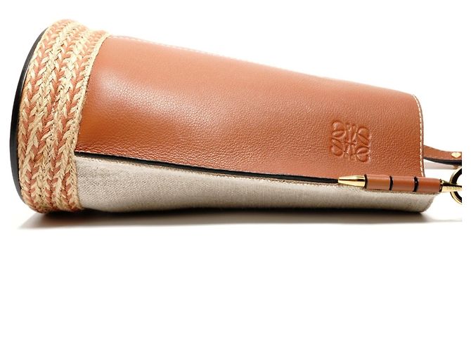Borsa a Spalla in Pelle Loewe Gate Bucket Anagram Marrone - vista 4
