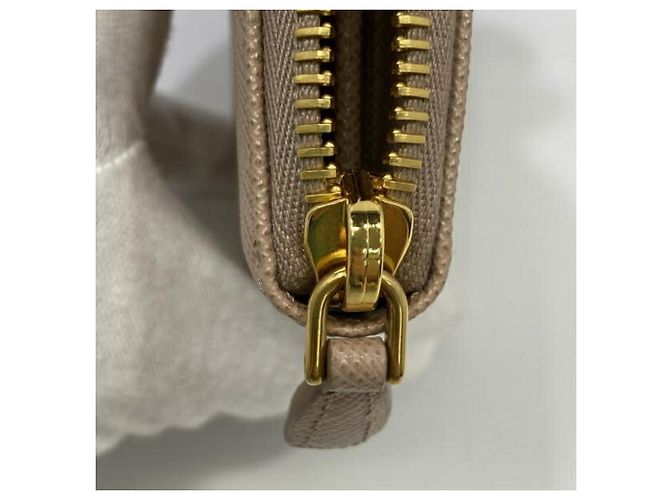 Portamonete rotondo con zip Prada in rosa beige - vista 4