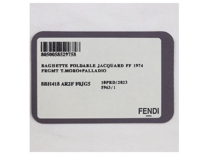 FENDI x FRAGMENT Borsa Baguette Zucca Pieghevole Marrone - vista 15