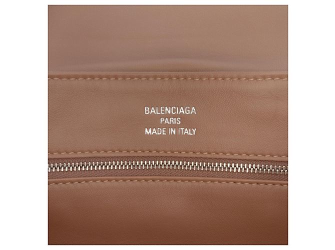 Balenciaga Braune abgenutzte Satin Leopolda Pochette Hellbraun - Ansicht 5