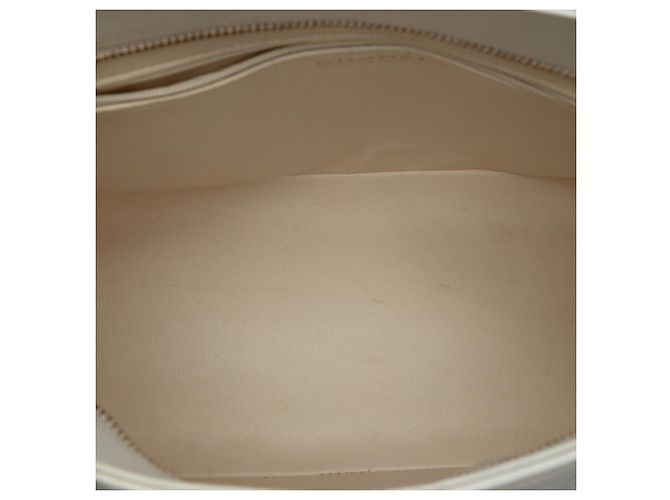 Chanel Weißer Kaviar Medaillon Tote - Ansicht 4