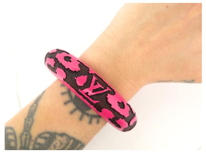 NUOVO BRACCIALE LOUIS VUITTON LEO MONOGRAM LOGO LV IN LEGNO LACCATO ROSA Fuschia - vista 10