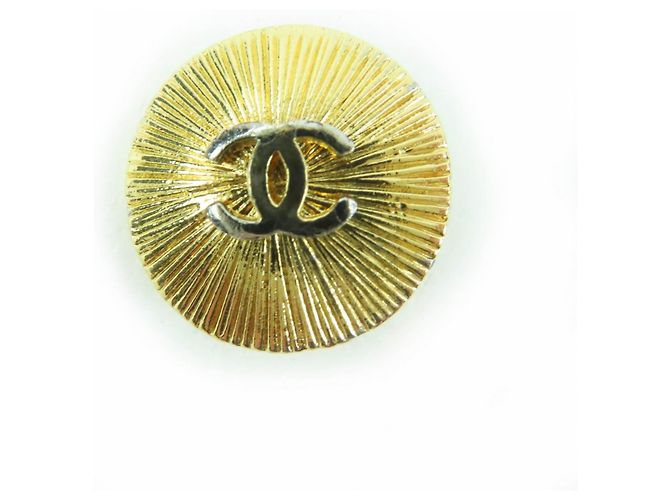 Set di 5 pezzi in metallo dorato con bottone Coco Mark di Chanel D'oro - vista 3