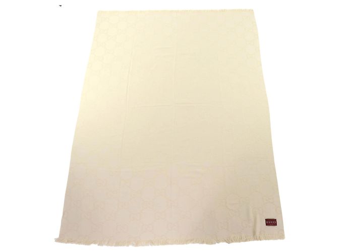 Gucci Grande scialle in lana e seta GG jacquard con frange Beige - vista 4