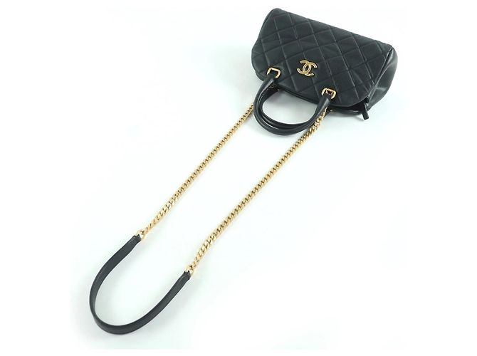 Bowling Borsa a mano in pelle caviar trapuntata Chanel Nero - vista 6