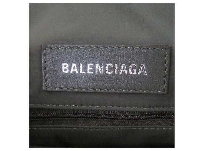 Sac à main en polyamide recyclé khaki Balenciaga Kaki - vue 9
