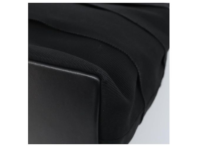 Sac à main Vala en chaîne Salvatore Ferragamo en nylon noir et or Auth gh1878 Doré - vue 15