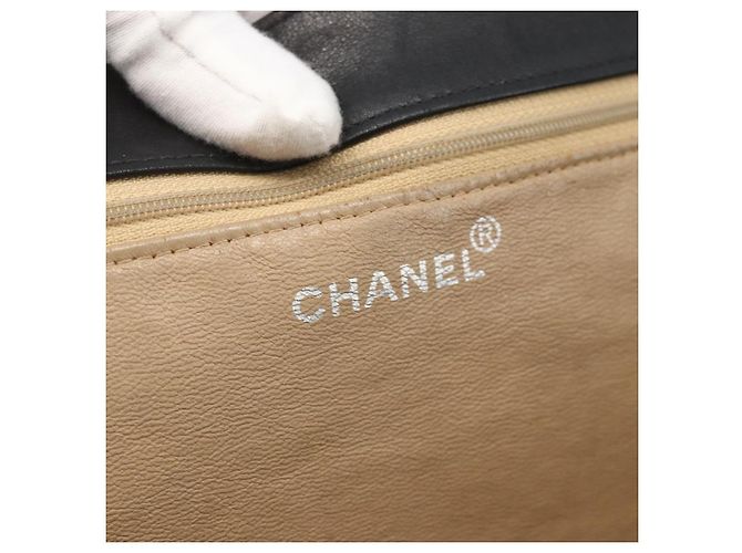 Borsa Tote in pelle nera CHANEL CC Auth bs34155 Nero - vista 17