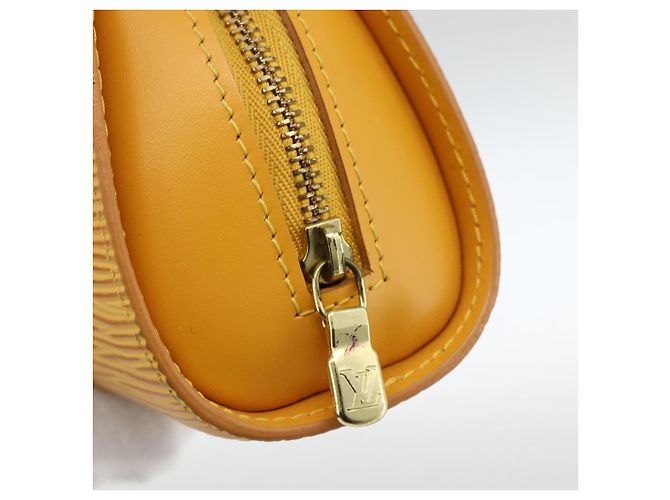 LOUIS VUITTON Pochette Dauphine PM Epi Gialla M48449 LV Auth BSZ506 Giallo - vista 9