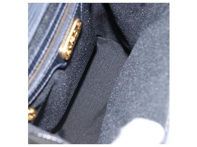 Borsa a Spalla FENDI in Pelle Nera Oro Auth LNZ677 Nero D'oro - vista 10