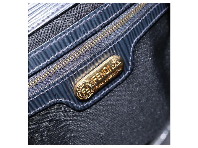 Borsa a Spalla FENDI in Pelle Nera Oro Auth LNZ677 Nero D'oro - vista 18