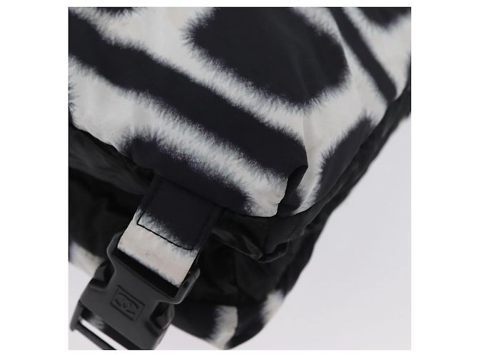 Borsa a Spalla CHANEL Nylon Nero Bianco Argento CC Auth BA11713A - vista 14