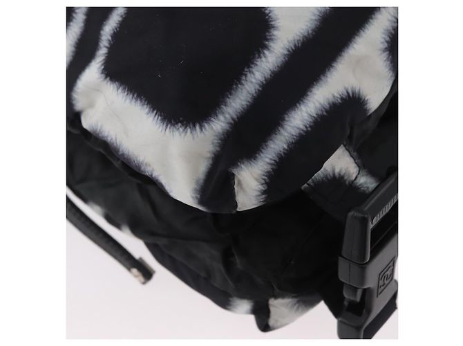 Borsa a Spalla CHANEL Nylon Nero Bianco Argento CC Auth BA11713A - vista 15