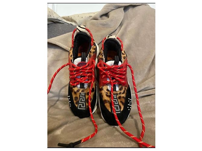 Sneakers Versace in pelle nera e rossa Nero Rosso - vista 2