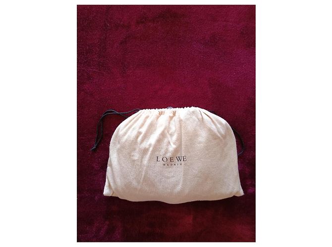 Borsa a spalla Loewe Anagram in suede dorato. Sabbia Cioccolato Gold hardware - vista 5