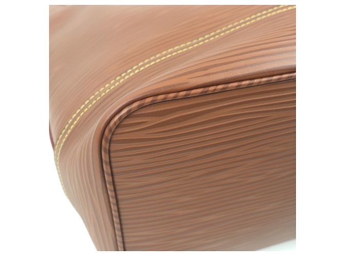 Noe Borsa in pelle Epi XL 2-in-1 Maxi Noé di Louis Vuitton Marrone - vista 6