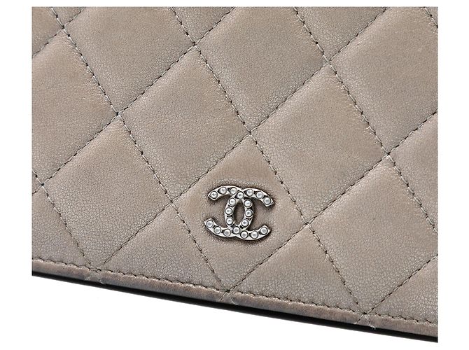 Wallet On Chain Chanel Braune CC gesteppte Lammleder Geldbörse mit durchgehender Kette Taupe - Ansicht 5