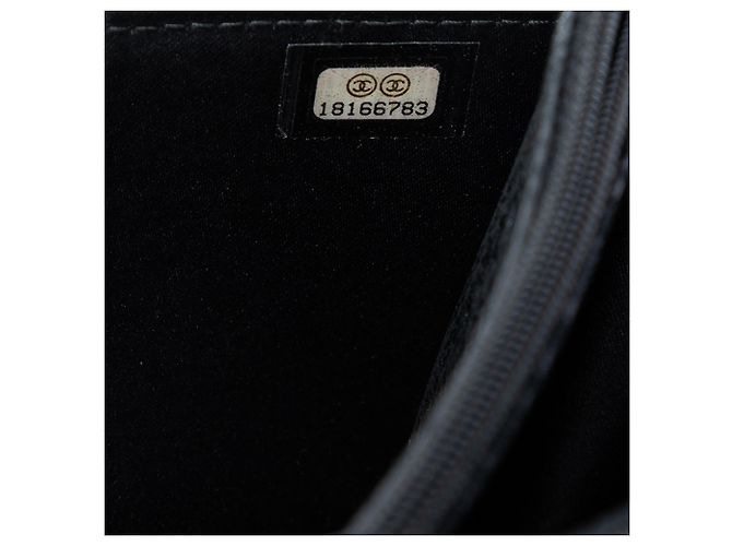 Wallet On Chain Chanel Schwarze CC gesteppte Lackleder Geldbörse mit Kette - Ansicht 6