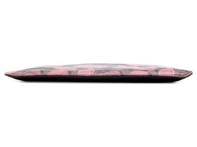 Clutch Chanel grande en piel de ternera acolchada rosa con estampado de camelia CC - vista 3