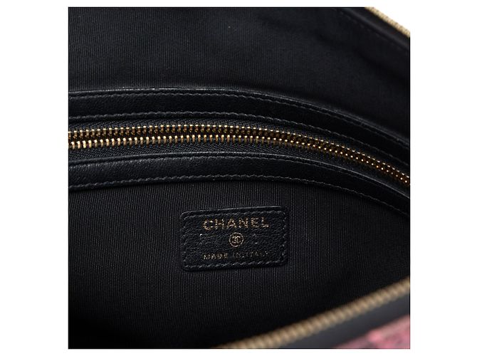 Clutch Chanel grande en piel de ternera acolchada rosa con estampado de camelia CC - vista 5