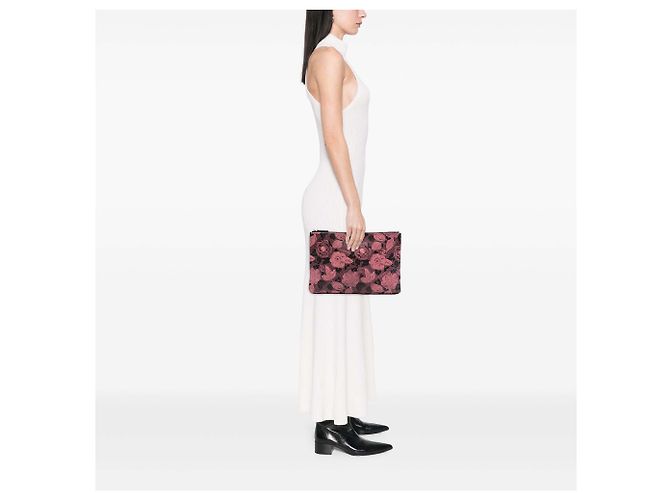 Clutch Chanel grande en piel de ternera acolchada rosa con estampado de camelia CC - vista 7