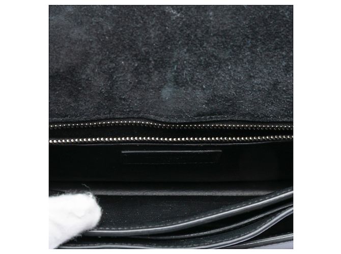Schwarze Lackleder Monogram Cassandra Clutch von Saint Laurent - Ansicht 4