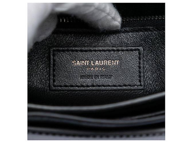 Schwarze Lackleder Monogram Cassandra Clutch von Saint Laurent - Ansicht 5