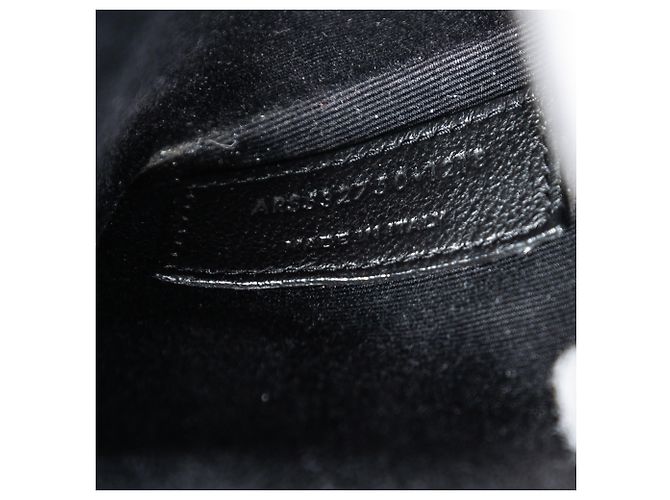Schwarze Lackleder Monogram Cassandra Clutch von Saint Laurent - Ansicht 6