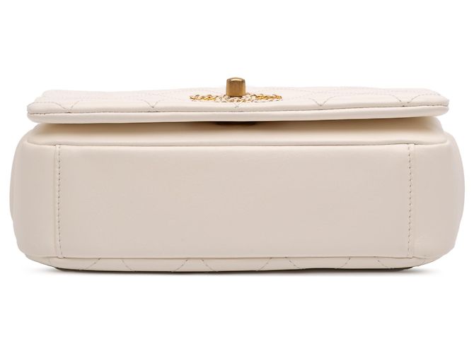 Chanel Bianco Piccolo in Pelle di Agnello Trapuntato On And On Chain Flap - vista 3