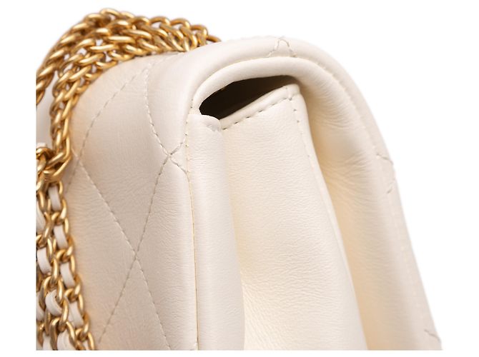 Chanel Bianco Piccolo in Pelle di Agnello Trapuntato On And On Chain Flap - vista 9