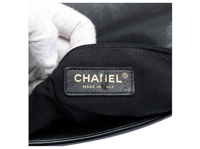 Chanel Mini Nera in Pelle di Pecora Trapuntata Doppio Chevron Nero - vista 5