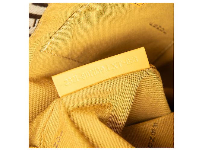 Fendi Beiger Zucchino Canvas Einkaufstasche mit Fronttasche für Köche Senf - Ansicht 6