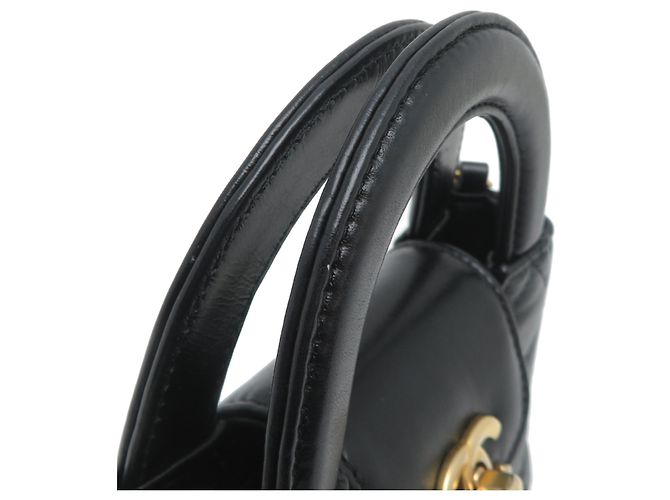 Sac à bandoulière en cuir de veau noir avec chaîne Chanel - vue 6