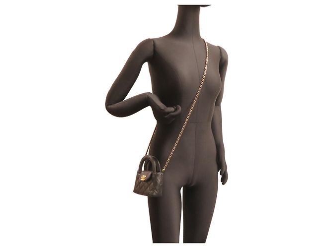Sac à bandoulière en cuir de veau noir avec chaîne Chanel - vue 9