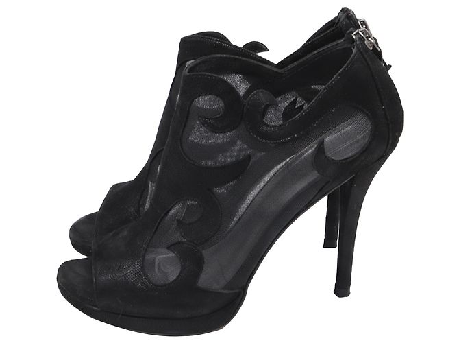 Schwarze Leder-Stiefel mit Mesh-Akzent und hohen Absätzen von Stuart Weitzman - Ansicht 4