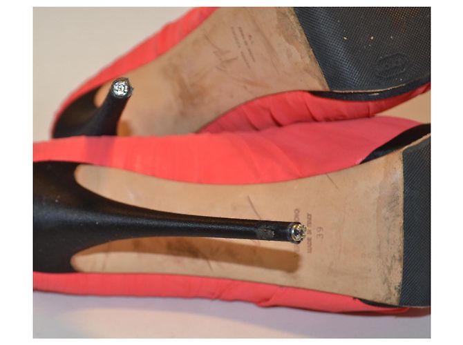 Escarpins ouverts rouges Giuseppe Zanotti Taille 39 IT Noir - vue 5