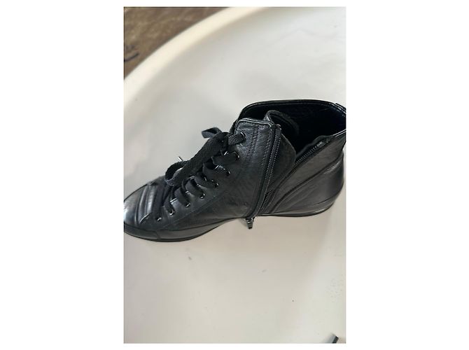 Schwarze Leder-Ankle-Boots von Yohji Yamamoto - Ansicht 4