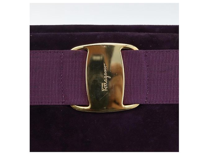 Borsa a Spalla Vala in Pelle Scamosciata Viola e Oro Auth AMZ434 di Salvatore Ferragamo D'oro Porpora - vista 14