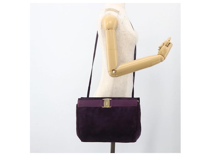 Borsa a Spalla Vala in Pelle Scamosciata Viola e Oro Auth AMZ434 di Salvatore Ferragamo D'oro Porpora - vista 20