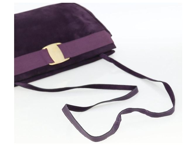 Borsa a Spalla Vala in Pelle Scamosciata Viola e Oro Auth AMZ434 di Salvatore Ferragamo D'oro Porpora - vista 7