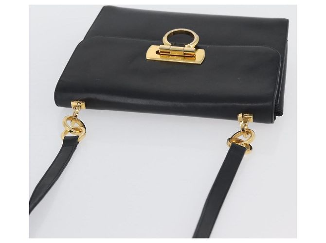 Borsa a Spalla Gancini in Pelle Nera e Oro Salvatore Ferragamo Auth LNZ598 Nero D'oro - vista 6