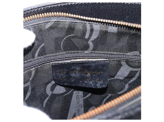 Borsa a Spalla Gancini in Pelle Nera e Oro Auth AMZ436 di Salvatore Ferragamo Nero D'oro - vista 12