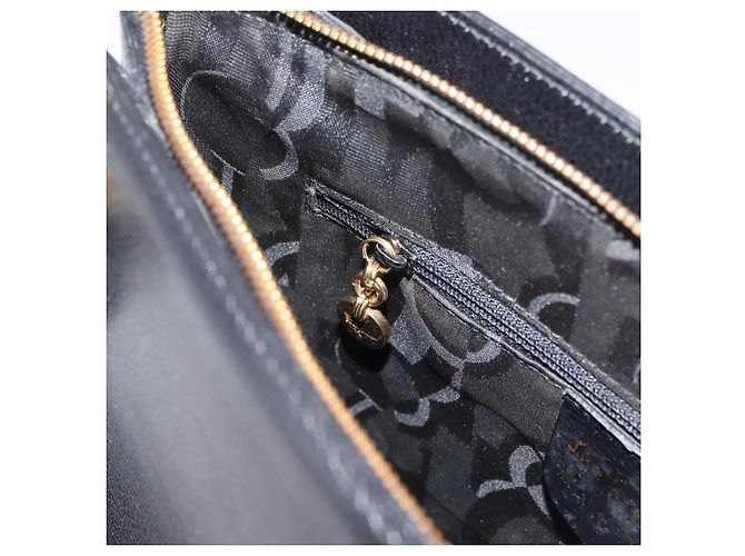 Borsa a Spalla Gancini in Pelle Nera e Oro Auth AMZ436 di Salvatore Ferragamo Nero D'oro - vista 20