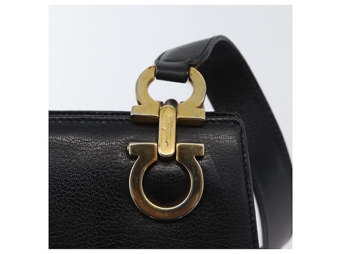 Borsa a Spalla Gancini in Pelle Nera e Oro Auth AMZ436 di Salvatore Ferragamo Nero D'oro - vista 9