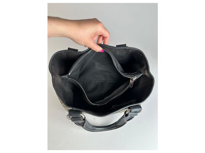 Céline Vintage Celine Triomphe Monogram Boogie Handtasche Grau Schwarz - Ansicht 8