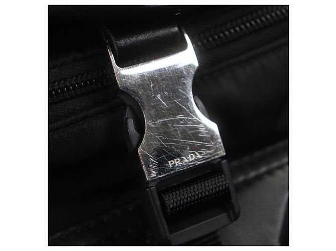 Bolsa de ombro em couro nylon Re-Nylon com logo triangular Prada Preto - vista 9