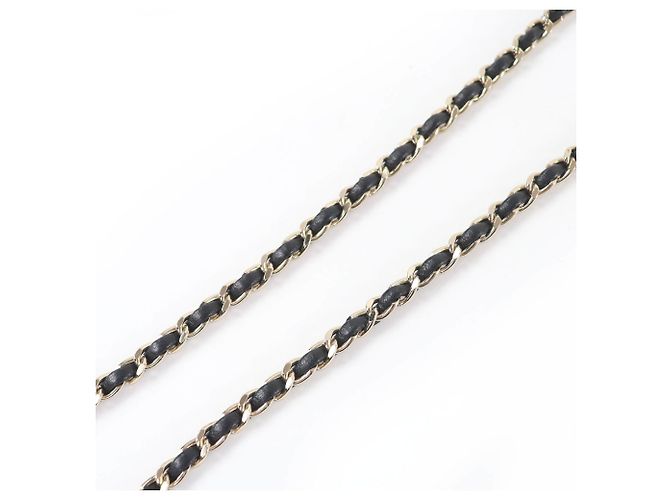 Collana portapillole matelassé Chanel B22P Nero D'oro - vista 8