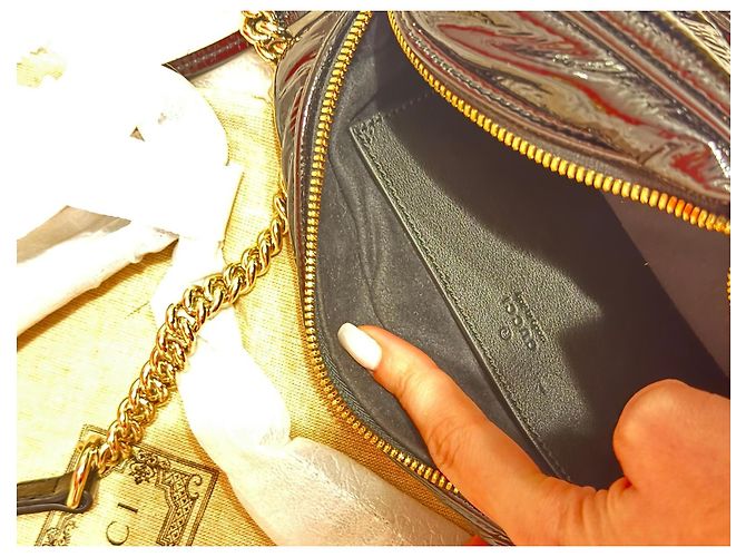 Borsa a tracolla Gucci Marmont in vernice nera Nero - vista 10