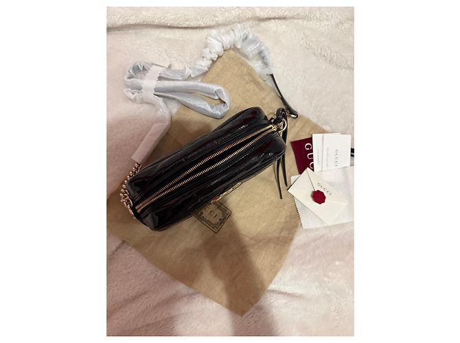 Borsa a tracolla Gucci Marmont in vernice nera Nero - vista 4