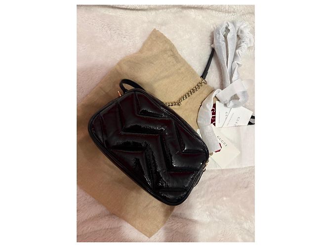 Borsa a tracolla Gucci Marmont in vernice nera Nero - vista 5